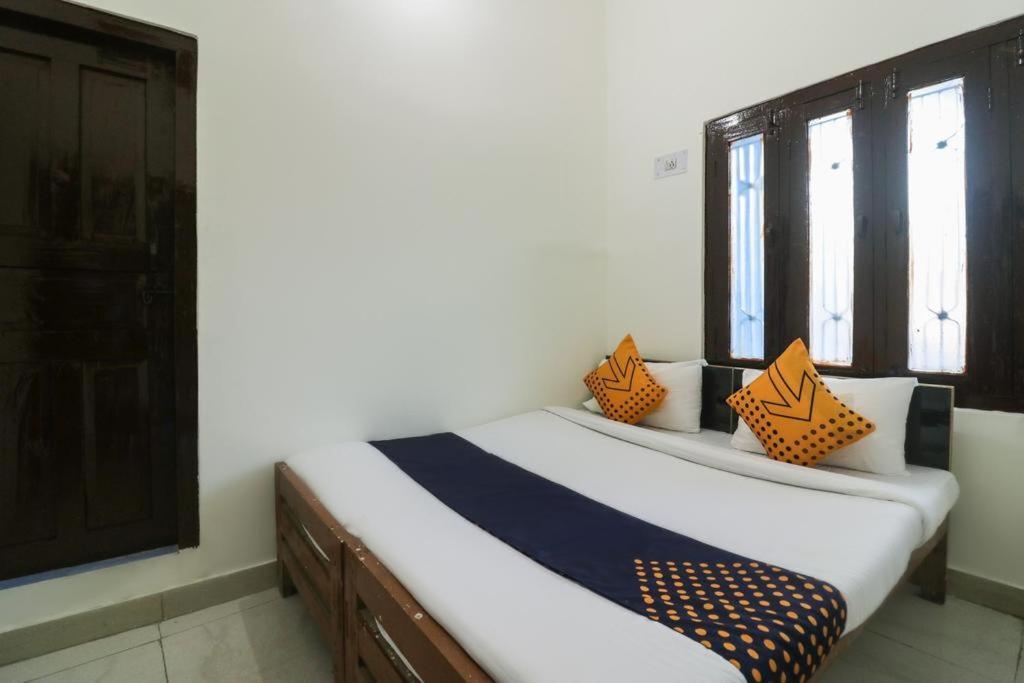 Oyo Hotel Radhe Krishna Marriage Hall 勒克瑙 外观 照片