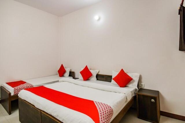 Oyo Hotel Radhe Krishna Marriage Hall 勒克瑙 外观 照片
