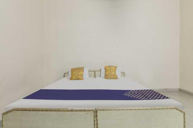 Oyo Hotel Radhe Krishna Marriage Hall 勒克瑙 外观 照片